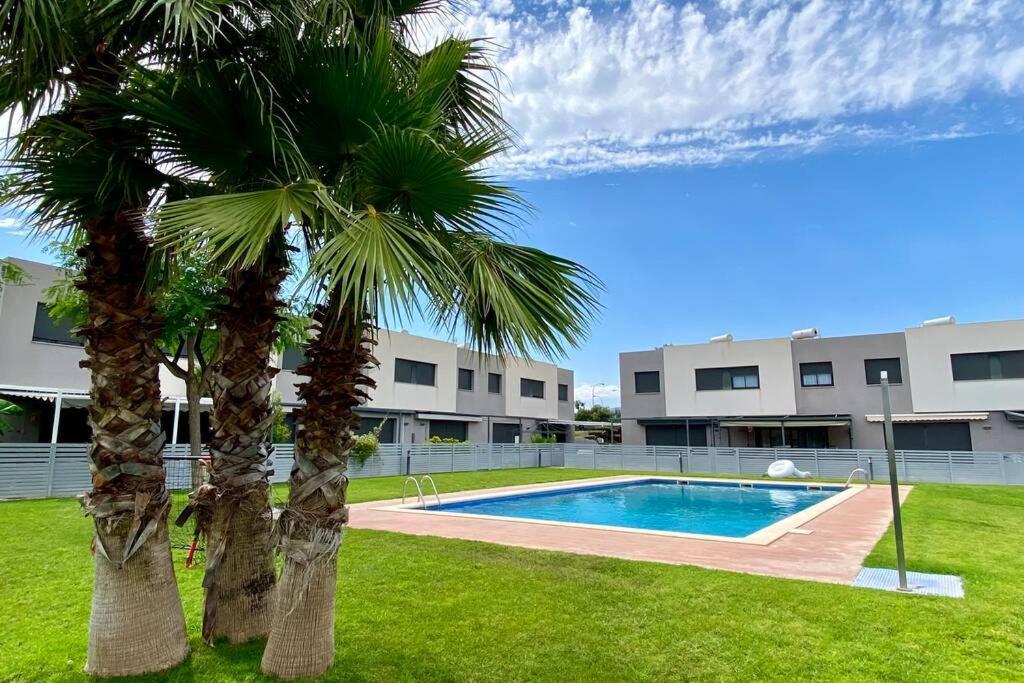 Chalet Moderno Con Piscina En Mont - Roige Bahia מראה חיצוני תמונה