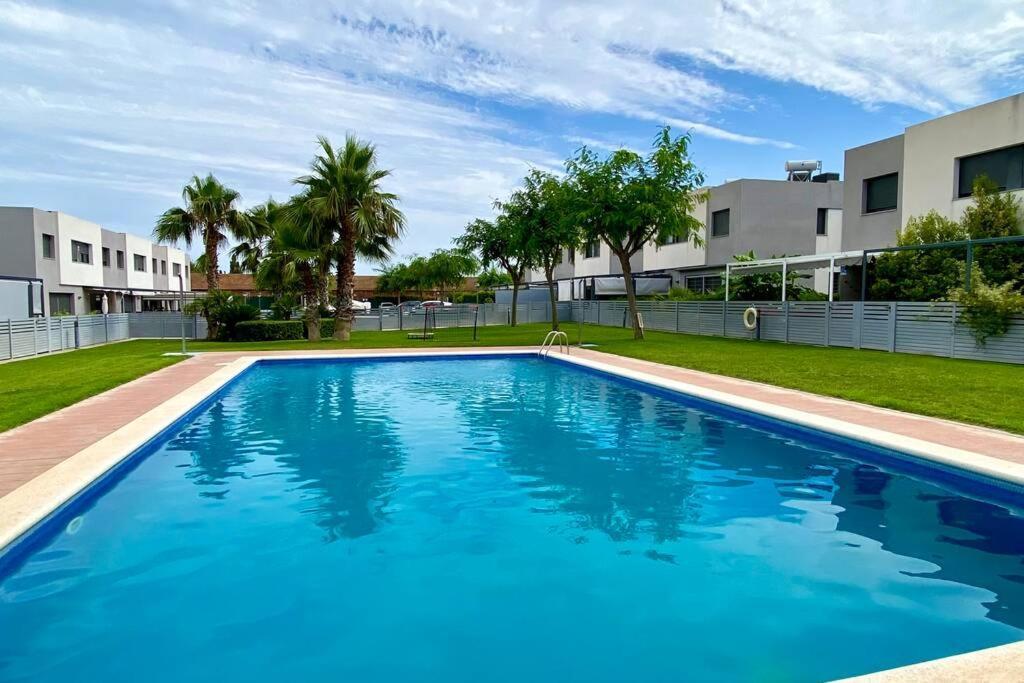 Chalet Moderno Con Piscina En Mont - Roige Bahia מראה חיצוני תמונה