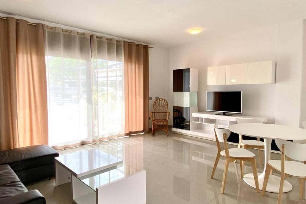 Chalet Moderno Con Piscina En Mont - Roige Bahia מראה חיצוני תמונה