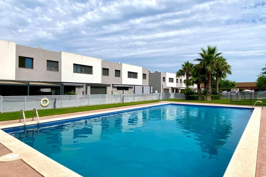 Chalet Moderno Con Piscina En Mont - Roige Bahia מראה חיצוני תמונה