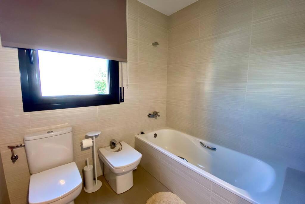 Chalet Moderno Con Piscina En Mont - Roige Bahia מראה חיצוני תמונה